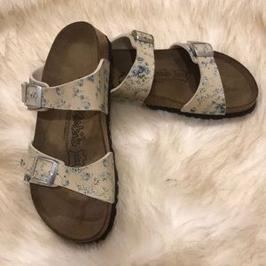 Floral Birki’s. Like new condition!
